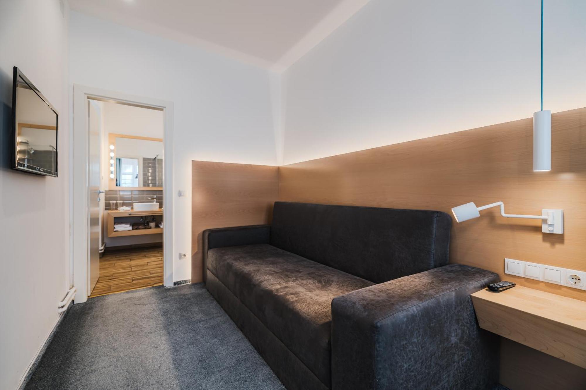 Hotel Casa Luxemburg- Newly Renovated 3*