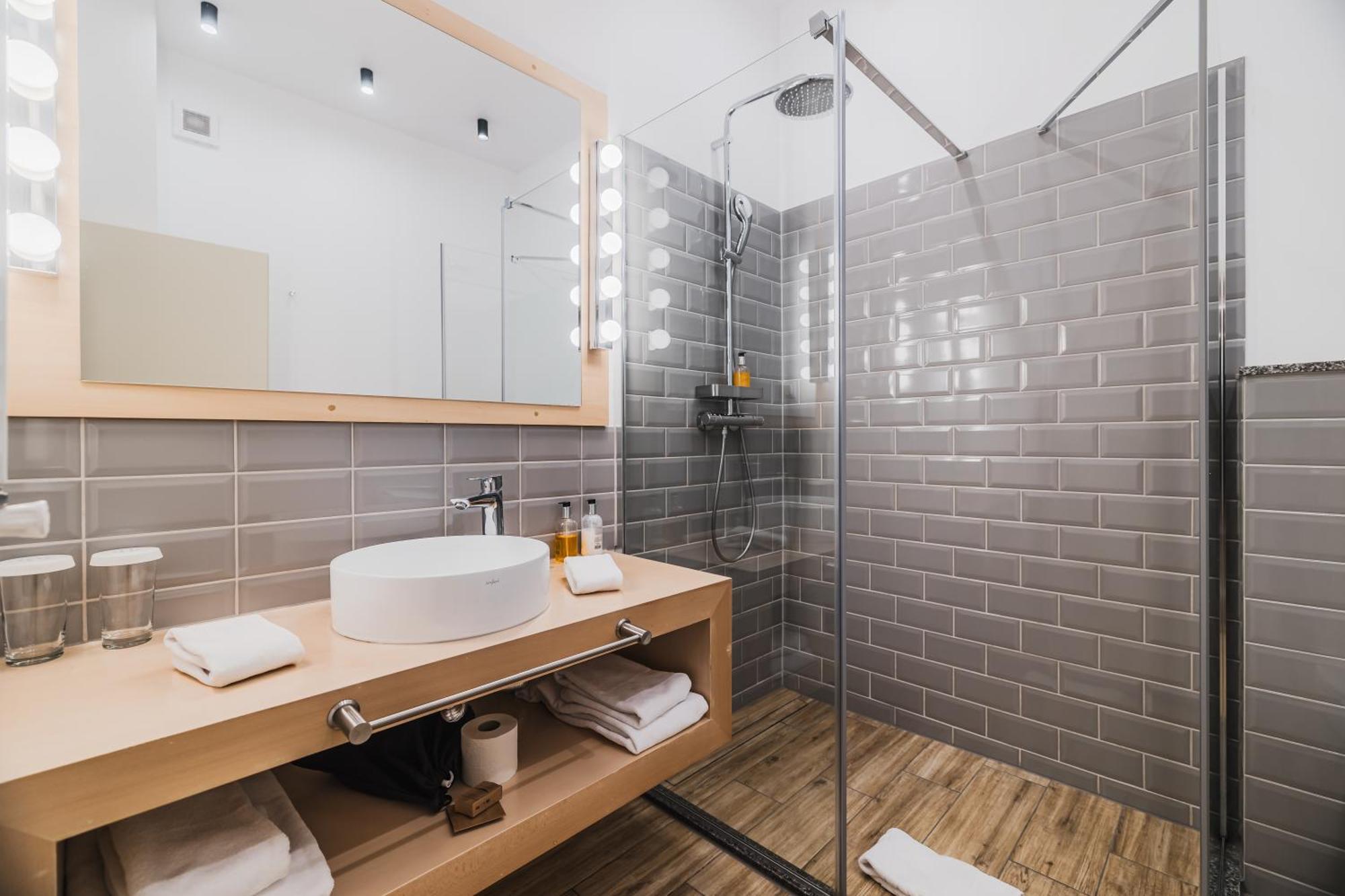 Casa Luxemburg- Newly Renovated Hotel